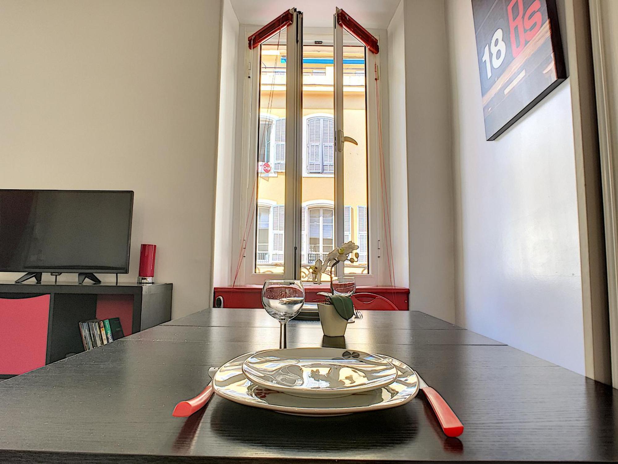 Nestor&Jeeves - RED TOUCH - Central - Close sea Niza Exterior foto